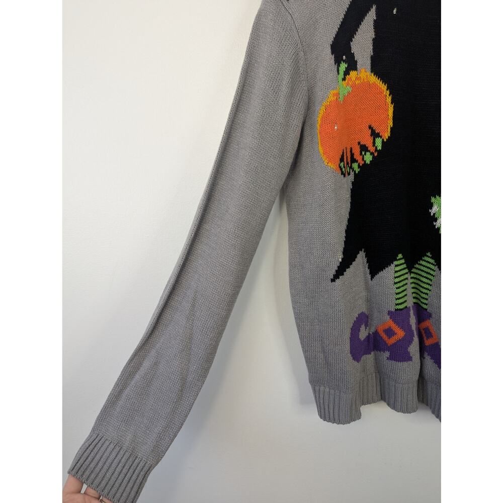 NWT Witch LED Light Up Halloween Crew Neck Sweater - Picture 2 of 9